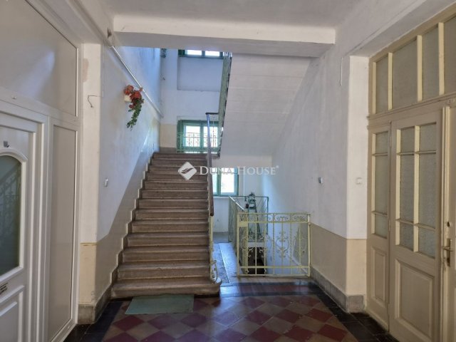Eladó téglalakás, Ácson 25 M Ft, 3 szobás