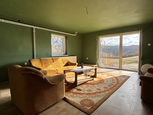 Eladó családi ház, Szokolyán 89.9 M Ft, 5 szobás