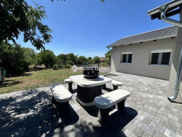 Eladó családi ház, Fóton 99.9 M Ft, 4 szobás