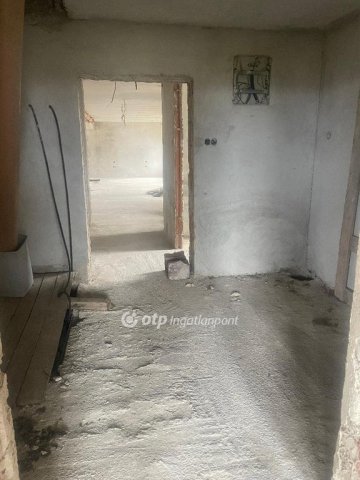 Eladó sorház, Pécsett 215 M Ft, 12+2 szobás