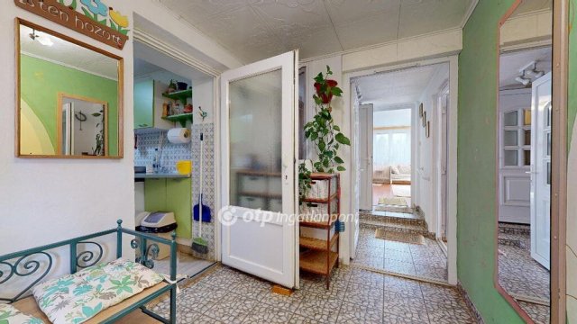 Eladó családi ház, Napkoron 55.9 M Ft, 2+1 szobás