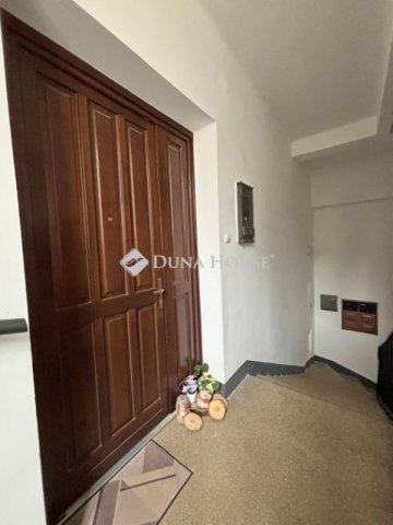 Eladó téglalakás, Szombathelyen 105 M Ft, 4 szobás