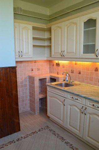 Kiadó téglalakás, albérlet, Szolnokon 160 E Ft / hó, 3 szobás