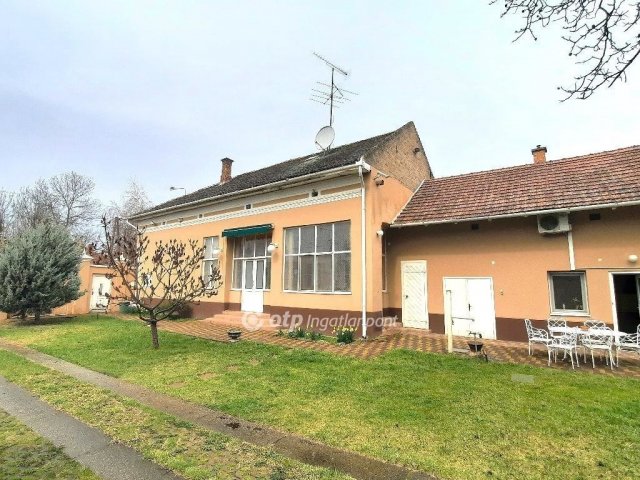 Eladó családi ház, Nagykőrösön 56.99 M Ft, 3 szobás