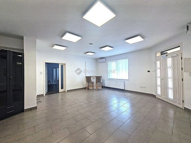 Eladó családi ház, Budapesten, XVII. kerületben 220 M Ft