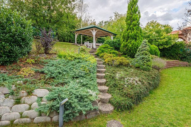 Eladó családi ház, Telkin 326 M Ft, 5 szobás