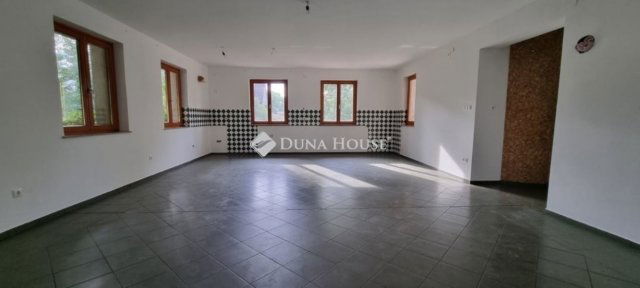 Eladó családi ház, Dányon 79.9 M Ft, 5 szobás