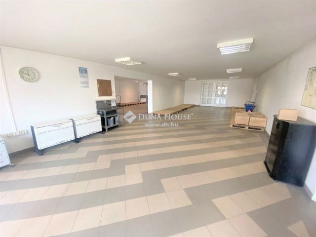 Eladó ipari ingatlan, Kecskeméten 180 M Ft / költözzbe.hu