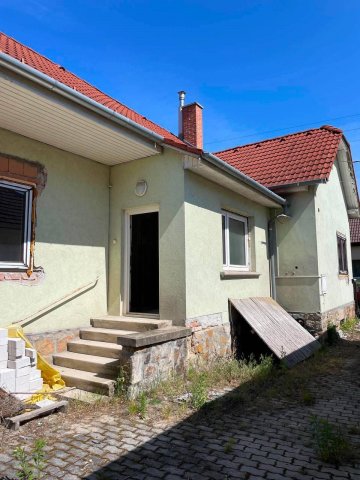 Eladó családi ház, Pilisvörösváron 99 M Ft, 3 szobás
