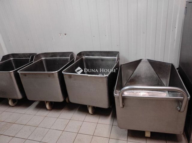 Eladó ipari ingatlan, Fonyódon 200 M Ft / költözzbe.hu