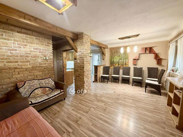 Eladó családi ház, Isaszegen 99.9 M Ft, 6+1 szobás