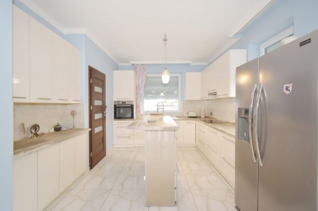 Eladó családi ház, Debrecenben 580 M Ft, 7 szobás