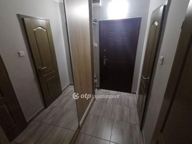 Eladó panellakás, Debrecenben 58.9 M Ft, 2 szobás