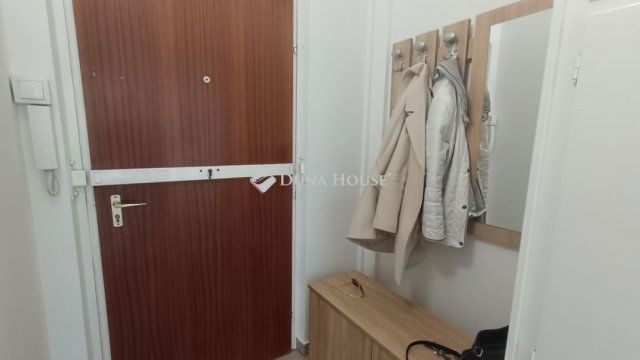 Eladó panellakás, Kecskeméten 45.9 M Ft, 2 szobás