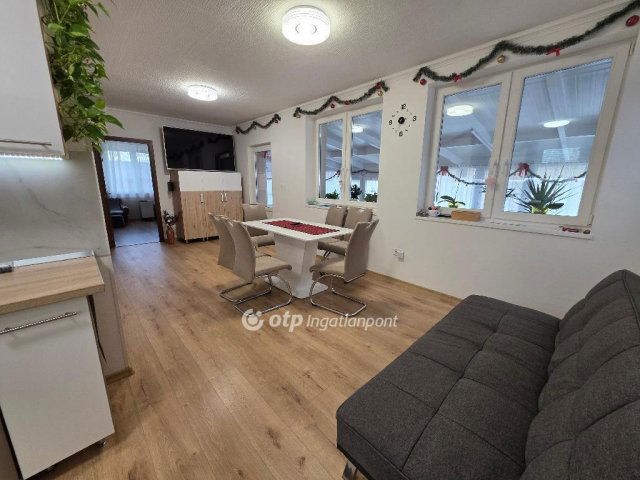 Eladó családi ház, Nagyhegyesen 80 M Ft, 2 szobás