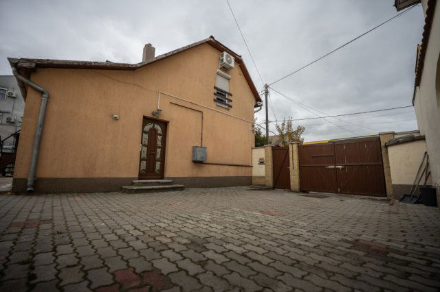 Kiadó családi ház, albérlet, XV. kerületben, Klapka György utcában