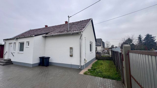 Kiadó családi ház, albérlet, Székesfehérvárott, Gödör utcában