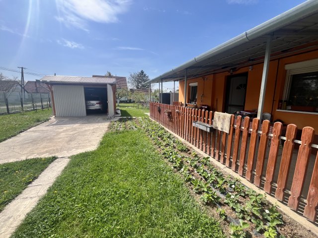 Eladó családi ház, Sarkadon 20.3 M Ft, 2 szobás