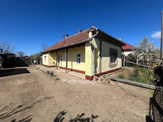 Eladó családi ház, Nyírbogdányon 12.9 M Ft, 2 szobás