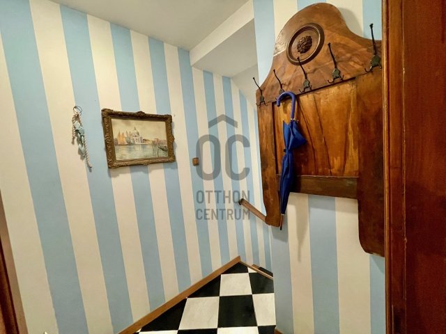 Eladó téglalakás, Csornán 69.9 M Ft, 4 szobás