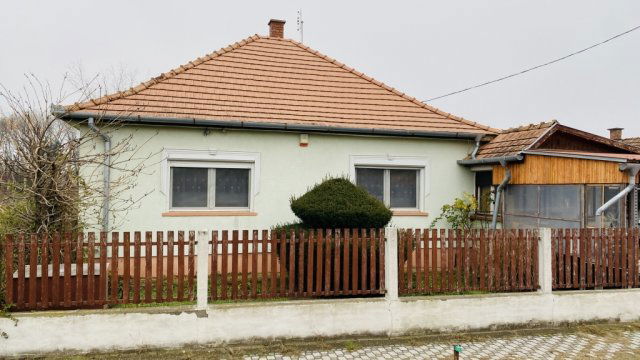 Eladó családi ház, Táborfalván 45.9 M Ft, 5 szobás