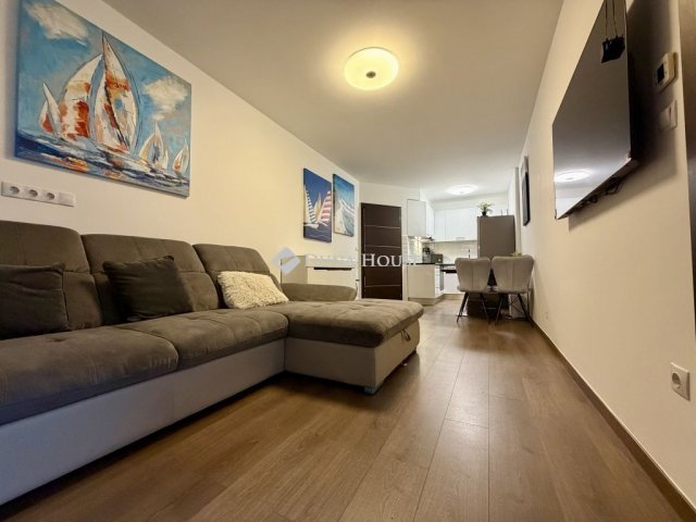 Eladó téglalakás, Zamárdiban 83.5 M Ft, 2 szobás