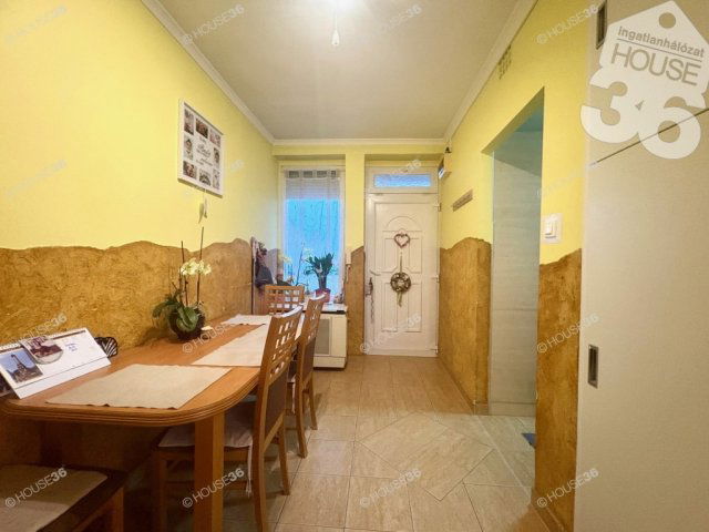 Eladó téglalakás, Nagykőrösön 38.9 M Ft, 3 szobás