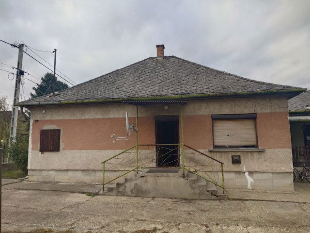 Eladó családi ház, Martonvásáron, Rózsa utcában 49.9 M Ft