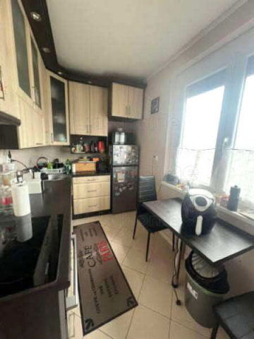 Eladó panellakás, Tatabányán 49.9 M Ft, 3 szobás