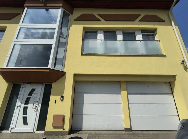 Kiadó garázs, Nyíregyházán 30 E Ft / hó, 1 szobás