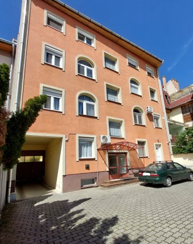Kiadó téglalakás, albérlet, Szolnokon 115 E Ft / hó, 1+1 szobás