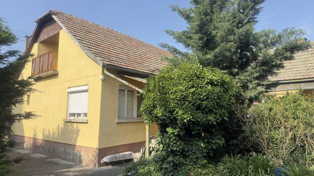 Eladó családi ház, Mogyoródon 65.9 M Ft, 6 szobás