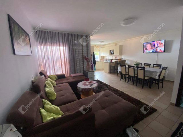 Eladó téglalakás, Siófokon 89 M Ft, 3 szobás