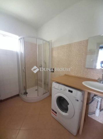 Kiadó téglalakás, albérlet, Pécsett 160 E Ft / hó, 2 szobás