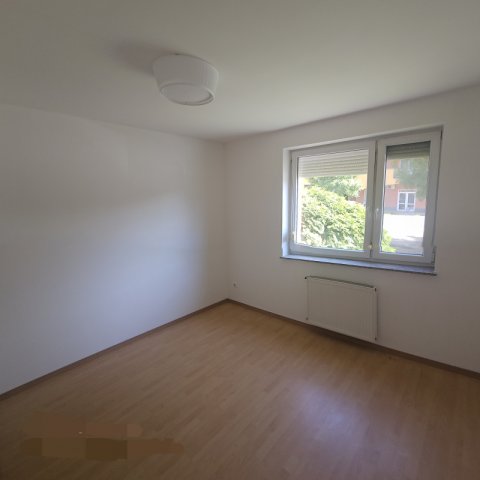 Eladó téglalakás, Szigetszentmiklóson 66.9 M Ft, 3 szobás