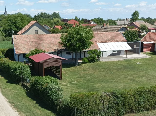 Eladó családi ház, Tiszaszőlősön 44.999 M Ft, 3 szobás