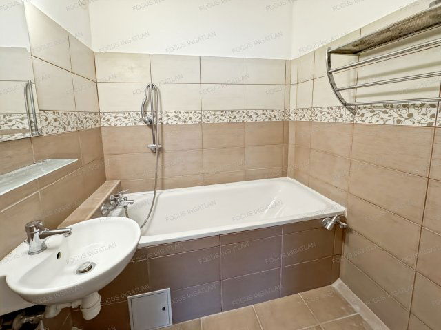 Kiadó panellakás, albérlet, Kecskeméten 130 E Ft / hó, 2 szobás