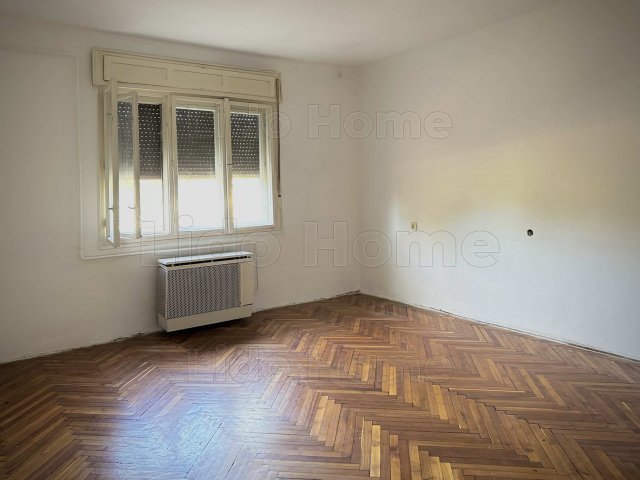 Eladó családi ház, Siófokon 89.9 M Ft, 7 szobás