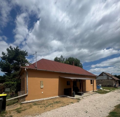 Eladó családi ház, Zalaváron 35 M Ft, 2 szobás