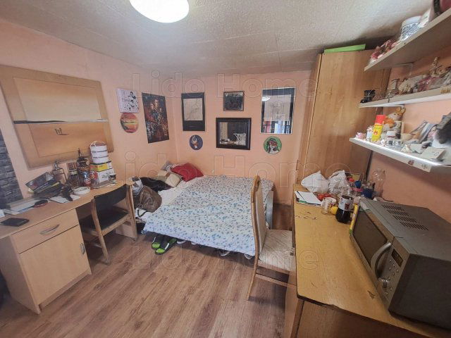Eladó családi ház, Orosztonyon 12 M Ft, 6 szobás