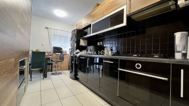 Eladó téglalakás, Balatonfüreden 97 M Ft, 4 szobás