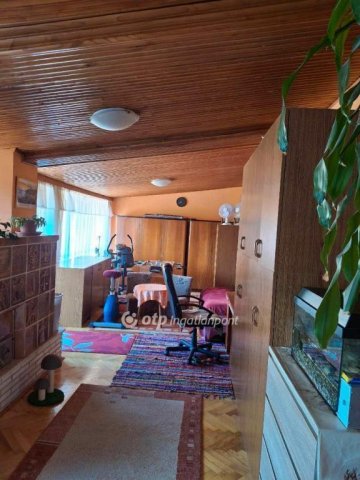 Eladó téglalakás, Zalaegerszegen 52.4 M Ft, 1+2 szobás