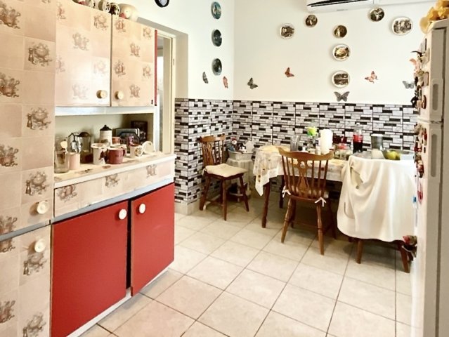 Eladó családi ház, Szabadszálláson 7.7 M Ft, 3 szobás