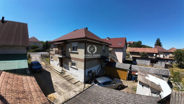 Eladó családi ház, Arlón 19.99 M Ft, 5 szobás