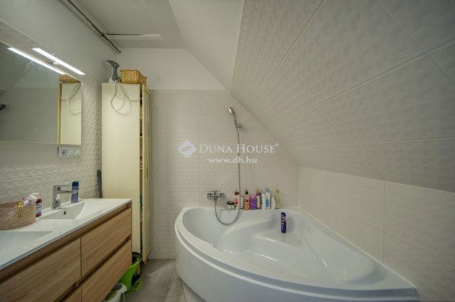 Eladó családi ház, Budapesten, XVIII. kerületben 140 M Ft