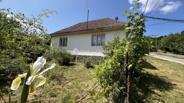 Eladó családi ház, Szarvaskőben 30.99 M Ft, 2 szobás