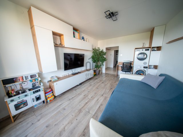 Eladó panellakás, Debrecenben 74.5 M Ft, 3 szobás