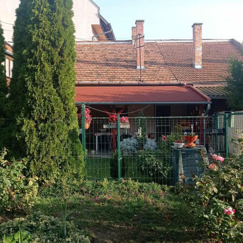 Eladó téglalakás, Szegeden 41 M Ft, 1 szobás