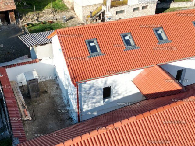 Eladó családi ház, Budakalászon 170 M Ft, 6 szobás