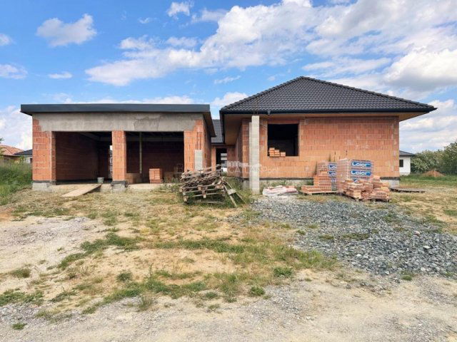 Eladó ikerház, Szombathelyen 87.939 M Ft, 4 szobás